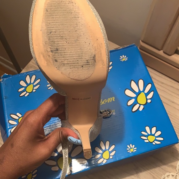 Silver glittery heels - Picture 5 of 8